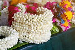 Актриса взяла на борт самолета один аксессуар и нарвалась на штраф