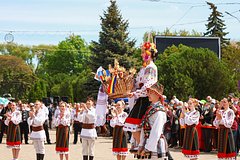Блогер описал девушек в Молдавии фразой «охотно выходят замуж за русских»