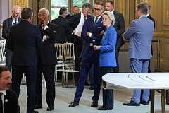 Лидеров ЕС призвали поехать в Москву