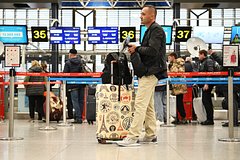 Массовая задержка рейсов произошла в России из-за угрозы атаки беспилотников Массовая задержка рейсов произошла в России из-за угрозы атаки беспилотников