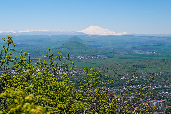На Эльбрусе оборвалась канатная дорога. Люди разбились о камни На Эльбрусе оборвалась канатная дорога. Люди разбились о камни