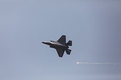 На Западе рассказали о воздушном бое между Су-27 и F-35