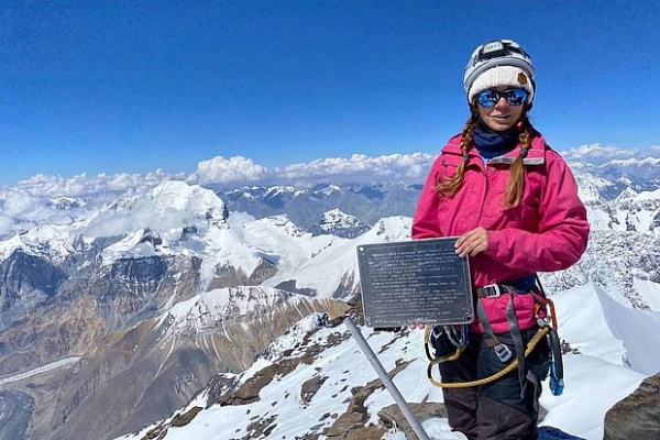 «Никаких надежд». Спасение россиянки с самой опасной горы в СССР назвали губительным. Что ее толкнуло дважды покорить пик Победы?