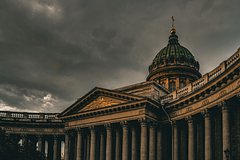 Окутавшая Петербург вонь начала вызывать слезотечение