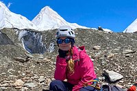 Отправившиеся к застрявшей на пике Победы россиянке спасатели вернулись в лагерь Отправившиеся к застрявшей на пике Победы россиянке спасатели вернулись в лагерь