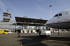 Пассажир самолета избил незнакомого попутчика кулаками и сорвал рейс