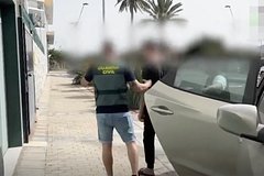 Подросток пробрался в номера туристок на курорте Европы и нанес им тяжелые травмы