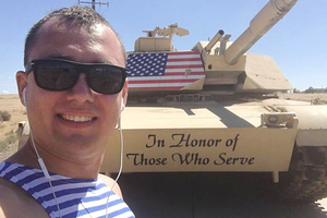 Путешествующий по миру россиянин объяснил рвение соотечественников в США