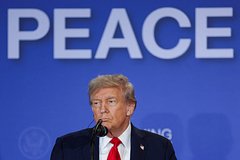 «Россия — очень большая держава. А Украина — нет». Трамп высказался о перспективах мира и дал совет Зеленскому