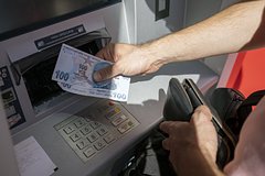 Россияне остались без денег в Турции из-за сбоя в платежной системе