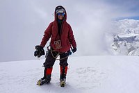 С застрявшей на самой опасной горе СССР альпинистки хотят взыскать миллионы за спасение. Она находится на пике Победы уже 9 дней С застрявшей на самой опасной горе СССР альпинистки хотят взыскать миллионы за спасение. Она находится на пике Победы уже 9 дней