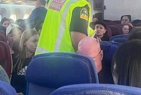 Самолет с 219 пассажирами на борту подал сигнал бедствия вскоре после взлета