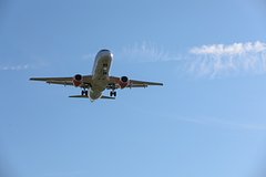 Сотни российских туристов застряли в аэропорту Антальи