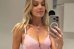 Сотрудница авиакомпании унизила пассажирку из-за слишком откровенного наряда