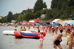 Турист описал пляж российского курорта фразой «толпы народа и нашествие медуз» Турист описал пляж российского курорта фразой «толпы народа и нашествие медуз»