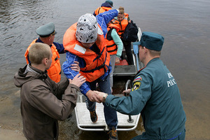 Упавшее дерево раздавило отдыхающую в палатке у озера женщину