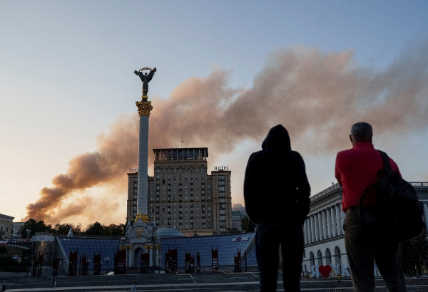В Киеве после рекордной атаки Российской армии горит здание правительства Украины. Огонь охватил тысячу квадратных метров