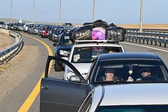 В очереди на Крымском мосту скопилось более двух тысяч машин В очереди на Крымском мосту скопилось более двух тысяч машин