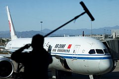 Внезапно оказавшиеся в России из-за поломки самолета иностранцы улетели в Китай