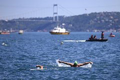 Жена пропавшего в Босфоре пловца обратилась за помощью к российским туристам