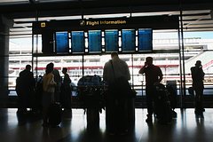 Женщина проникла на территорию аэропорта в США и угнала шаттл